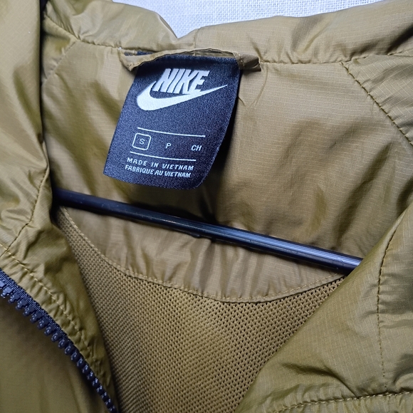 Nike Black and Olive Green Hooded Windbreaker - Picture 4 of 7